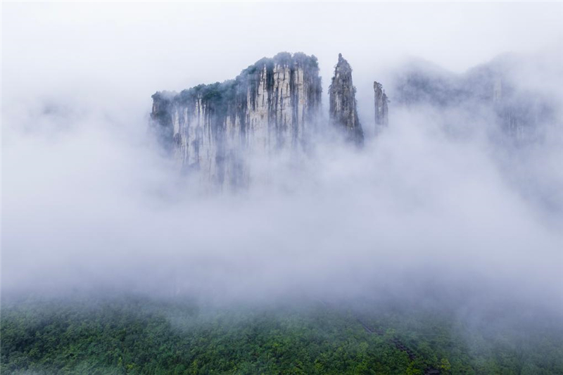 湖北恩施：雨後峽谷似仙境_fororder_20250813a246eda101e24d6d8919205e71c0b10e_53341fe68b7541d1906f6a795403ccfa