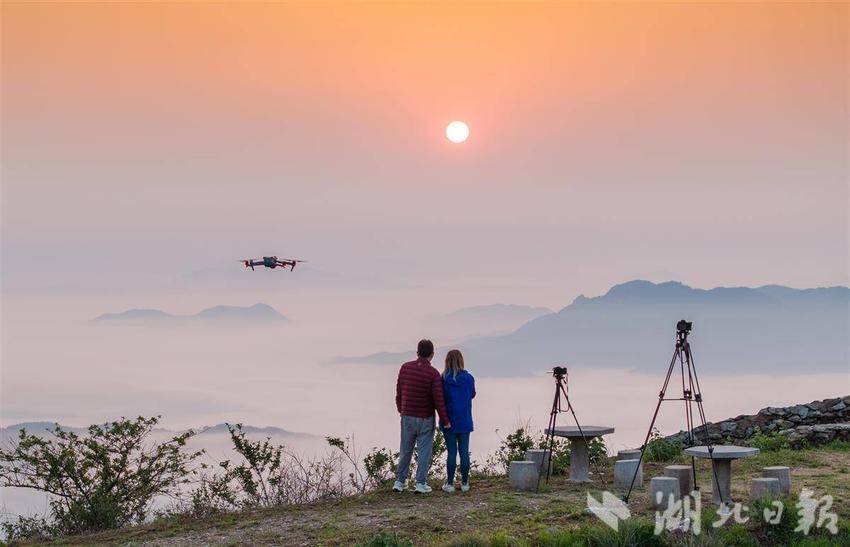 “武漢之巔”觀雲海