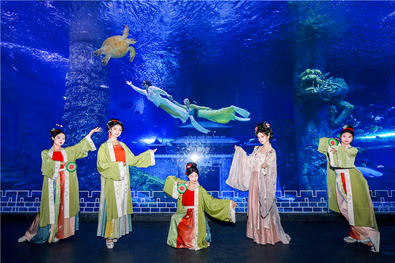 “上山下水”覓清涼 暑期襄陽文旅市場熱力十足_fororder_微信圖片_20250815143801