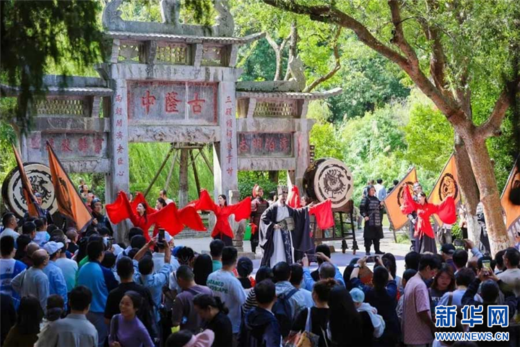 湖北襄陽：五一文旅活動亮點紛呈人氣火爆_fororder_00596514cd2742af877c0fefe269efc5