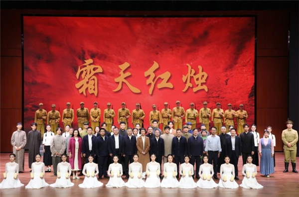 我校大型原創黃梅戲《霜天紅燭》走進皖西學院_fororder_05