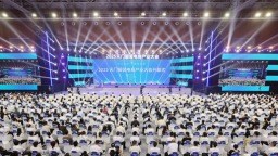 天門衣尚 智繪全球 2025湖北天門服裝電商産業大會舉行