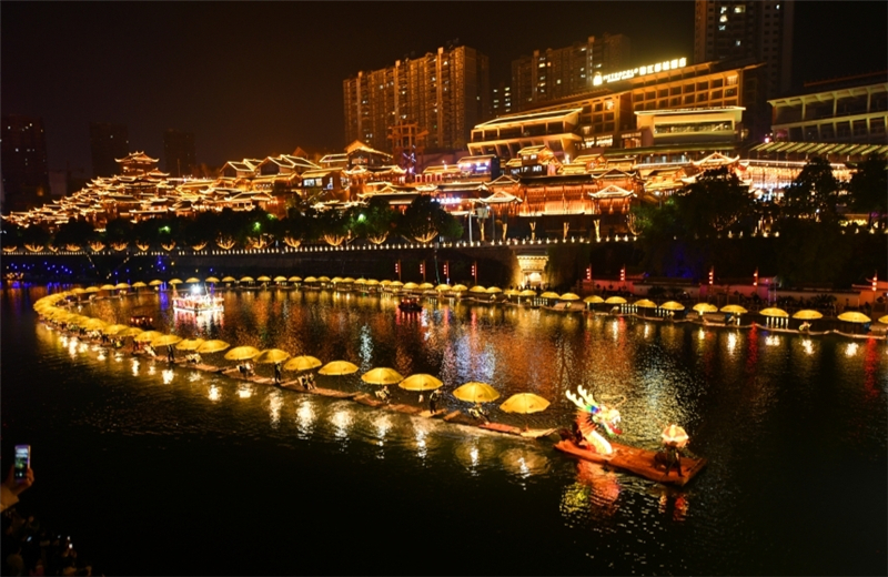 湖北恩施：以大旅遊對接大世界_fororder_LOCAL1752982777649GS21FAR10R