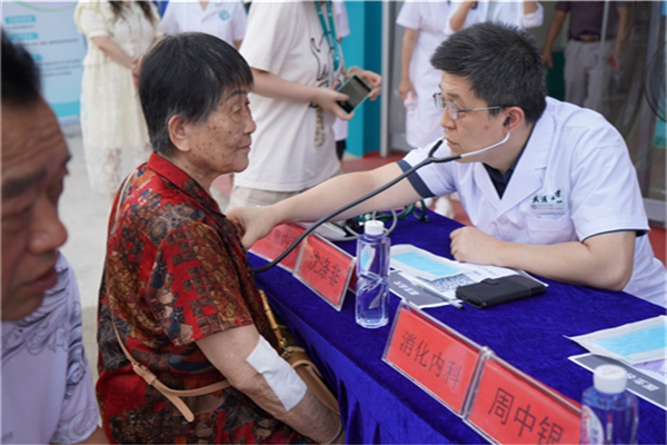 武漢市江夏區紙坊街社區衛生服務中心黨總支“六進”行動深耕基層惠民生_fororder_圖片67