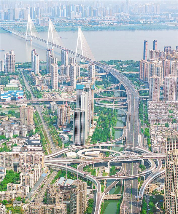 湖北前三季度GDP增速高於全國 領跑中部_fororder_微信圖片_2025-10-22_092508_208