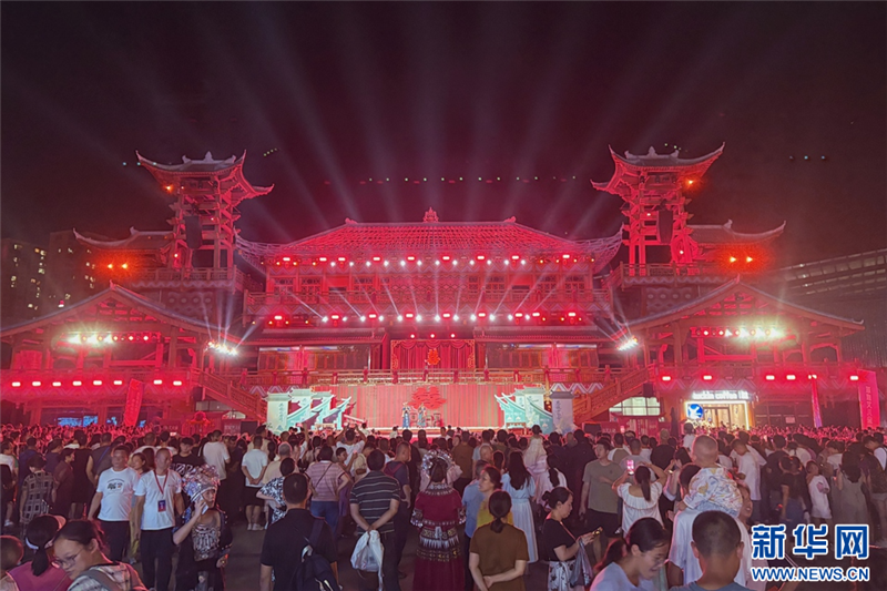 2025年“恩施女兒會”預熱場活動浪漫啟幕_fororder_202508138a3f3e54e8134b649e1c221e853f75a1_202508132aa027b535434feb9a803810ebb426cb