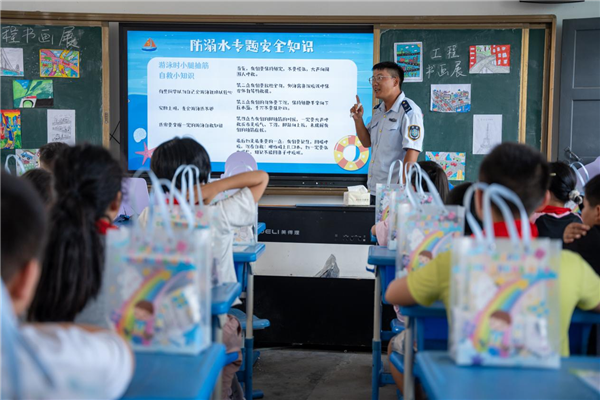 護航鄉村學子盛夏安全 中交二航局工程師走進福州仙富村小學_fororder_圖片28