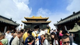 百餘名境內外旅行商及行業代表探秘武當