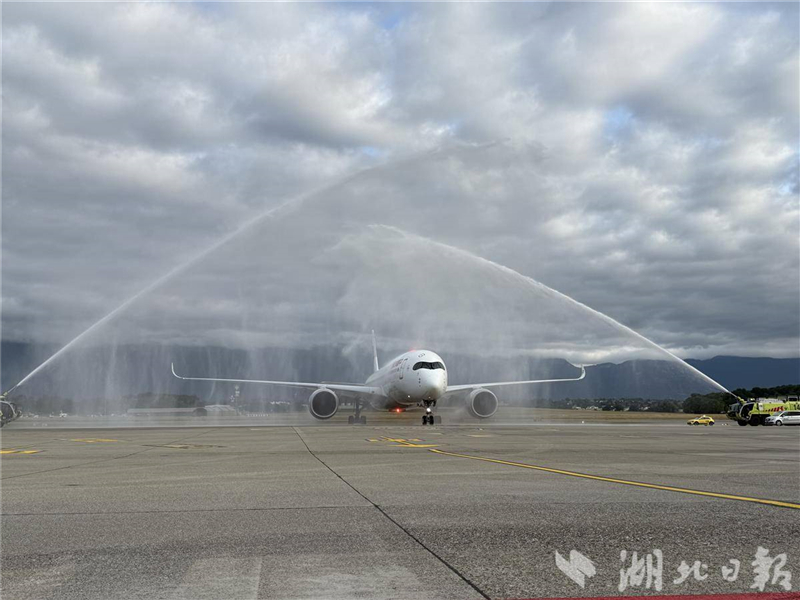 東航首開日內瓦直飛航線_fororder_19d98d26a8764cd8a683a977b025d907