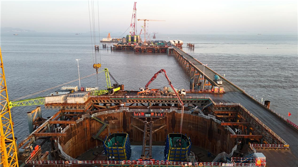 杭州灣跨海鐵路大橋建設再提速 南航道橋步入主塔施工階段_fororder_圖片7