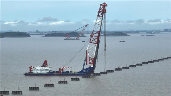 世界最長高速跨海鐵路大橋海中引橋鋼管樁完成沉放_fororder_圖片10