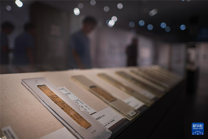 “家國信史——長江中游簡牘文物展”在武漢開幕_fororder_04
