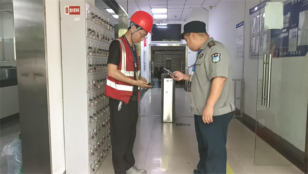 武漢萬名保安值守雙節 織密城市安全網向祖國獻禮_fororder_圖片25