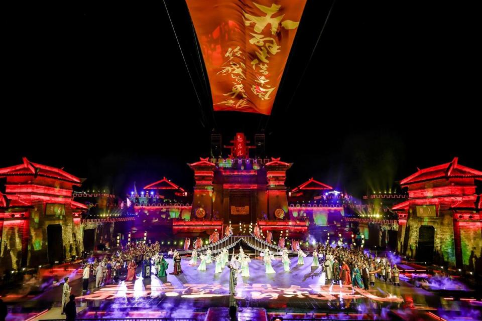 滿房、滿客、滿場！香港旅遊團深度體驗三國赤壁古戰場