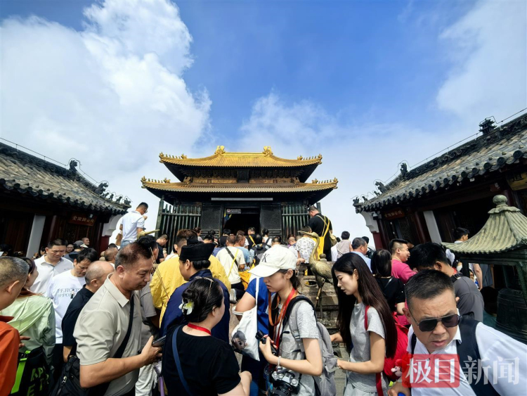 百餘名境內外旅行商及行業代表探秘武當_fororder_bbd4f78f627c4e8a990fe4004259e528