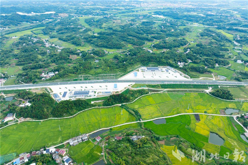 湖北32個省際高速出口暢通“一小時經濟圈”_fororder_04
