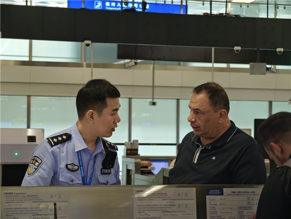 武漢航空口岸好熱鬧 上半年出入境數據印證開放活力_fororder_圖片16