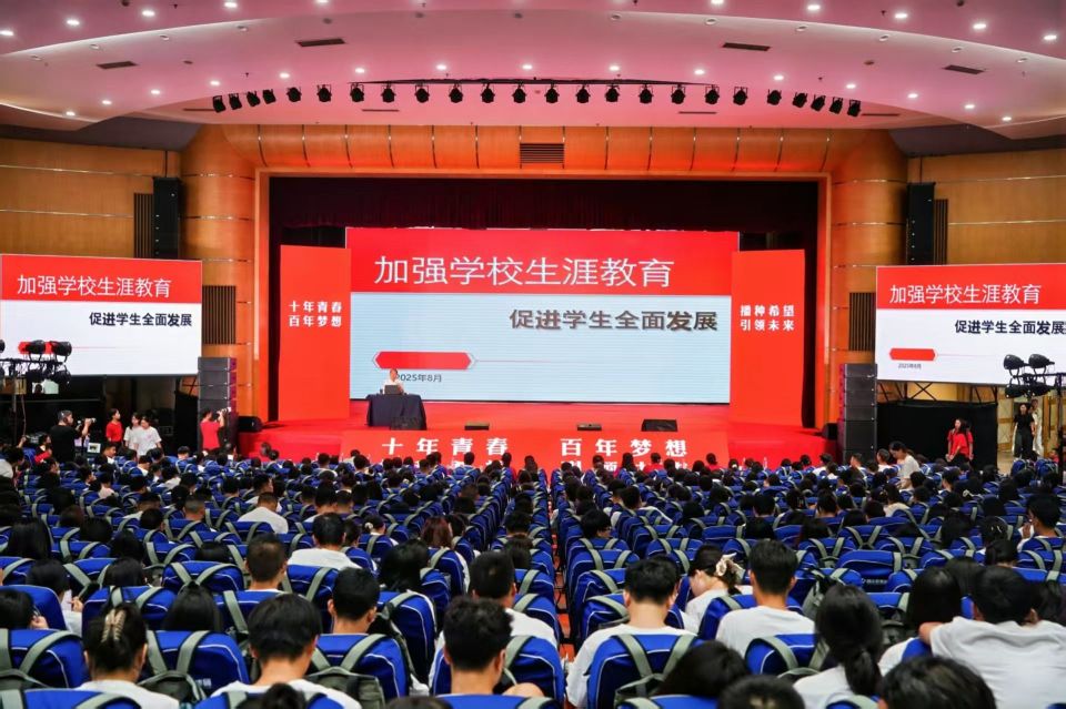 “原來課可以這樣教！”湖北鄉村新教師崗前培訓紀實
