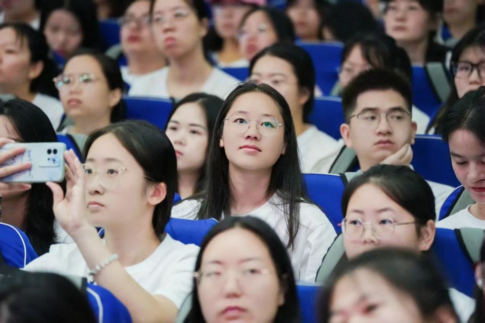 “原來課可以這樣教！”湖北鄉村新教師崗前培訓紀實