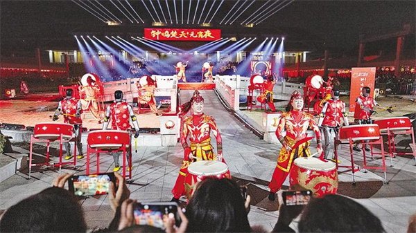 “鐘鳴楚天元宵夜”主題燈會上演_fororder_微信圖片_20260304094513