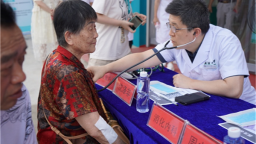 武漢市江夏區紙坊街社區衛生服務中心黨總支“六進”行動深耕基層惠民生