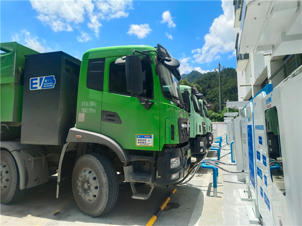 從“油老虎”到“綠動脈” 宜昌重卡“超充走廊”繪就綠色運輸新圖景_fororder_圖片36