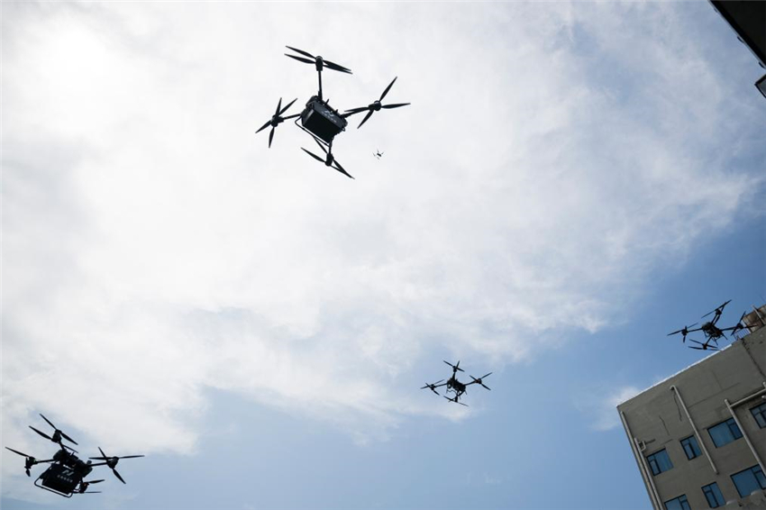 武漢新增10條低空物流航線_fororder_202506167ba4e34ccd544f3fae9779c574fc6d13_12d8c2afb9dd4ae6b79f3e098a0e0d5e