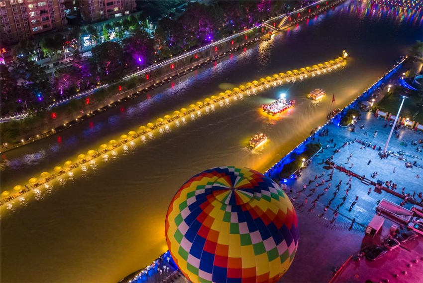 湖北宣恩：一河夜色起 精彩夏日遊_fororder_20250710f5191c79d39242c9850477fce27886df_8583ee08d74c42f8b6a0462deecbf549