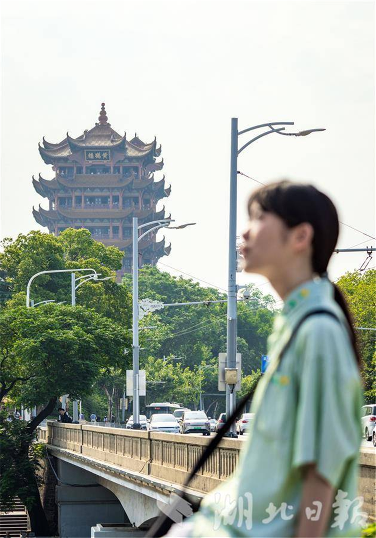 “跟黃鶴樓同框”帶火多條文旅街巷_fororder_03