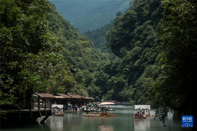 湖北鶴峰：屏山峽谷 秘境尋蹤_fororder_202507095a3dab75803b4d8e834a6699f24f13c4_20250709efe30516b80147b3b4f558b17cfbc171