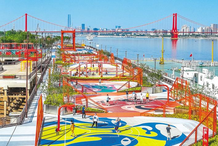 從百湖之市到千園之城——一座超大城市的美麗生活