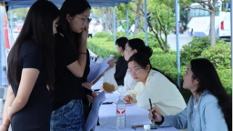 精準對接促青年就業 鄂州舉辦“工會就業服務進校園”招聘會
