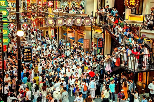 離境退稅、免簽等政策助力，“China Travel”魅力持續釋放  “五一”日均6個歐美團遊覽三峽_fororder_微信圖片_20250506094821