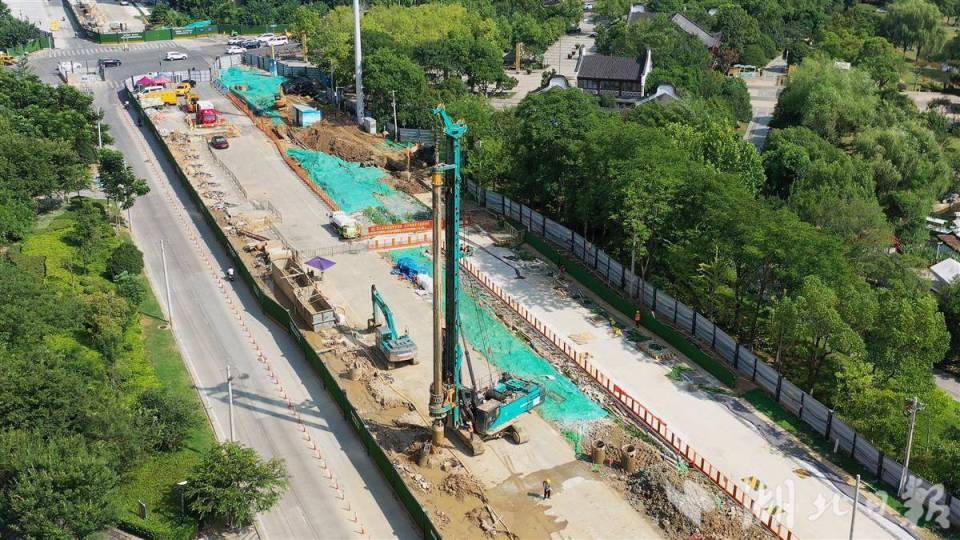 兩湖隧道秦園路斷面電力電纜遷改完成