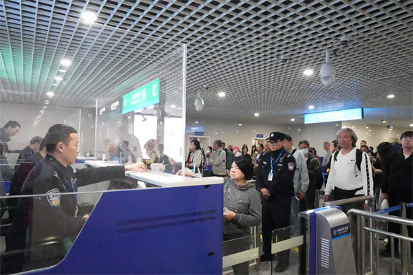 恩施邊檢站高效保障恩施口岸新年首條國際（地區）航線復航_fororder_微信圖片_20260223105252