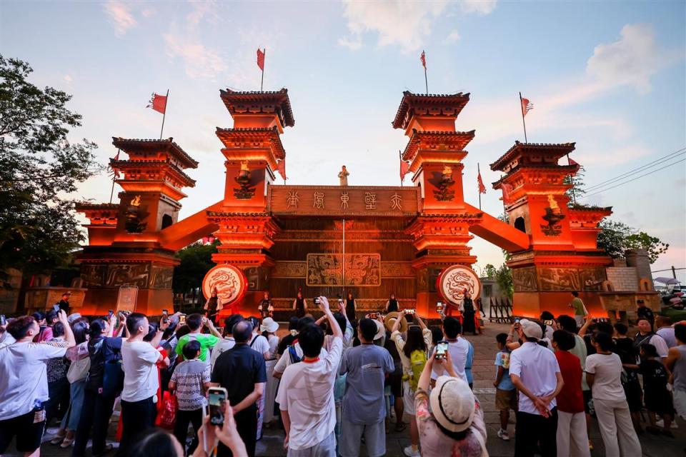 滿房、滿客、滿場！香港旅遊團深度體驗三國赤壁古戰場