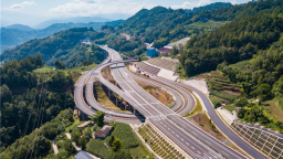 重慶巫雲開高速公路全線建成通車