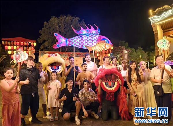 湖北竹山：中外學子領略庸文化 聖水湖畔篝火鐵花迎客_fororder_20250805fe1985d2dca14aed9ac356b0e6e76d06_2025080585bee6bf369c46a6b82a2d80635bcc07