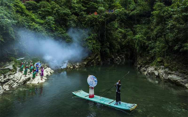 從“網紅”到“長紅” 湖北恩施地心谷憑何領跑暑期景區流量？_fororder_45
