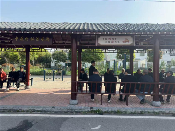 洪湖市：以“板凳普法”+“法律明白人”議事平臺築牢基層法治建設根基_fororder_圖片4