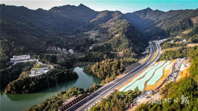 廣西最美高速“湖北造”