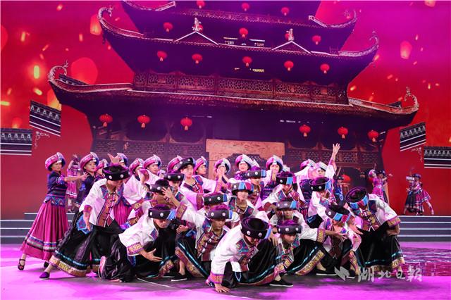 湖北來鳳擺手舞亮相全國廣場舞北京展演