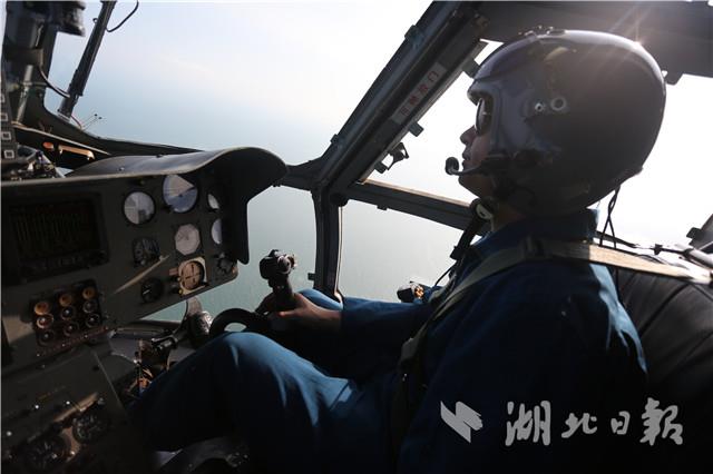 搏擊海空！駐鄂空降兵跨晝夜高強度訓練