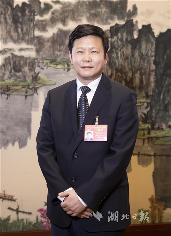 陳新武代表：“生態旅遊＋文化旅遊” 再造一個汽車産業