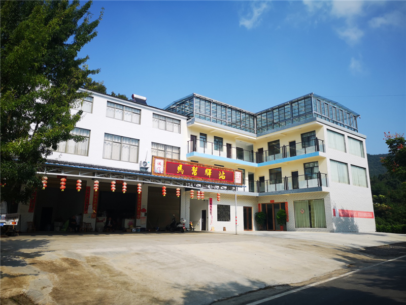 【B】【已附參考連結】【決勝脫貧攻堅】“網絡媒體荊採行”深入鐘祥扶貧一線