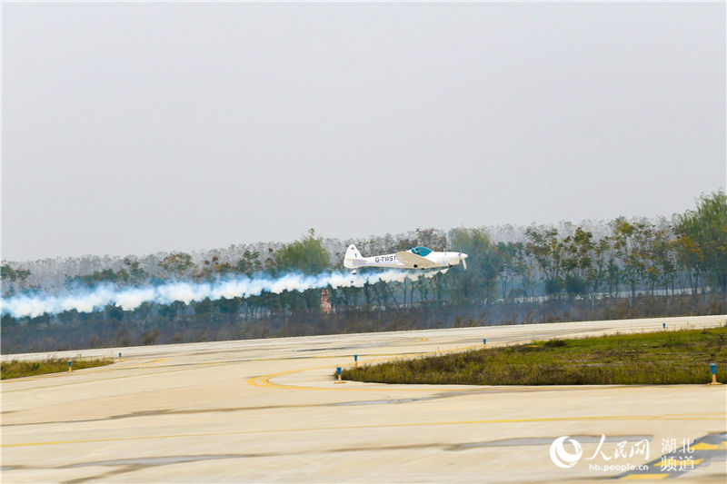 “空中F1”中國首秀 全球14個國飛行員上演空中炫技
