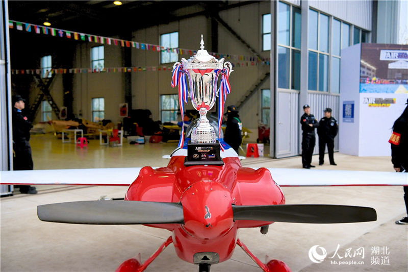 “空中F1”中國首秀 全球14個國飛行員上演空中炫技