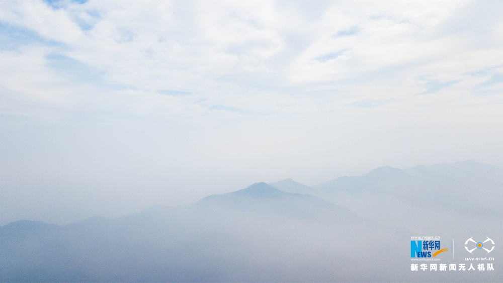 初冬木蘭山：雲霧朦朧 冷山寂寂