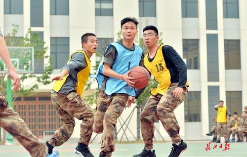 （文末有封面圖）【與軍運同行】【強軍風采】走進聯勤保障部隊某倉庫