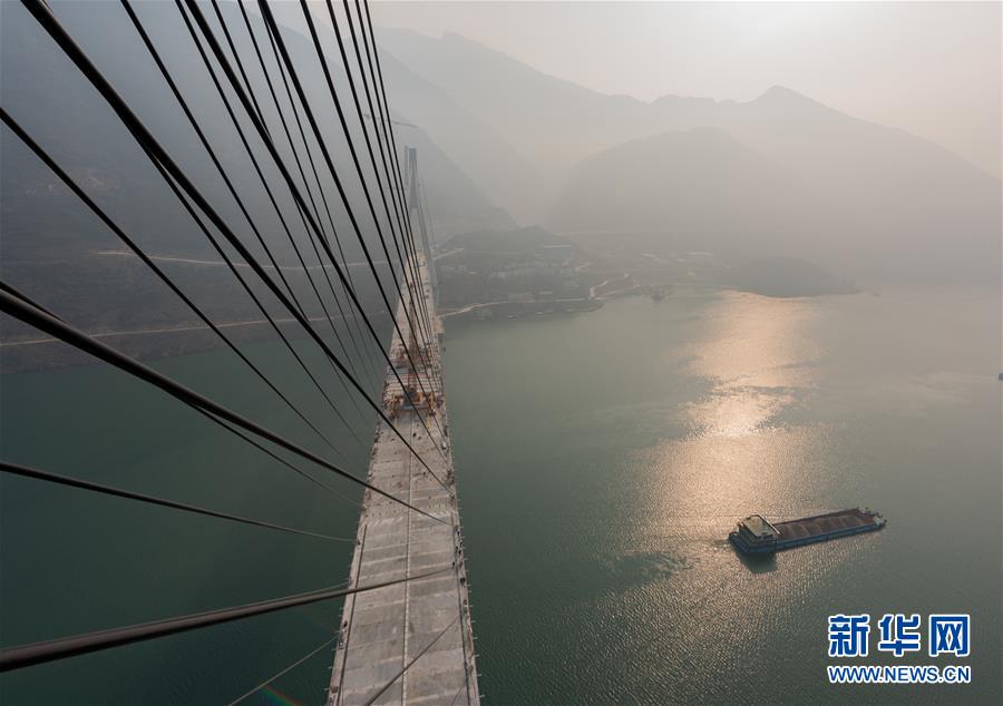 湖北秭歸：香溪河大橋順利合龍